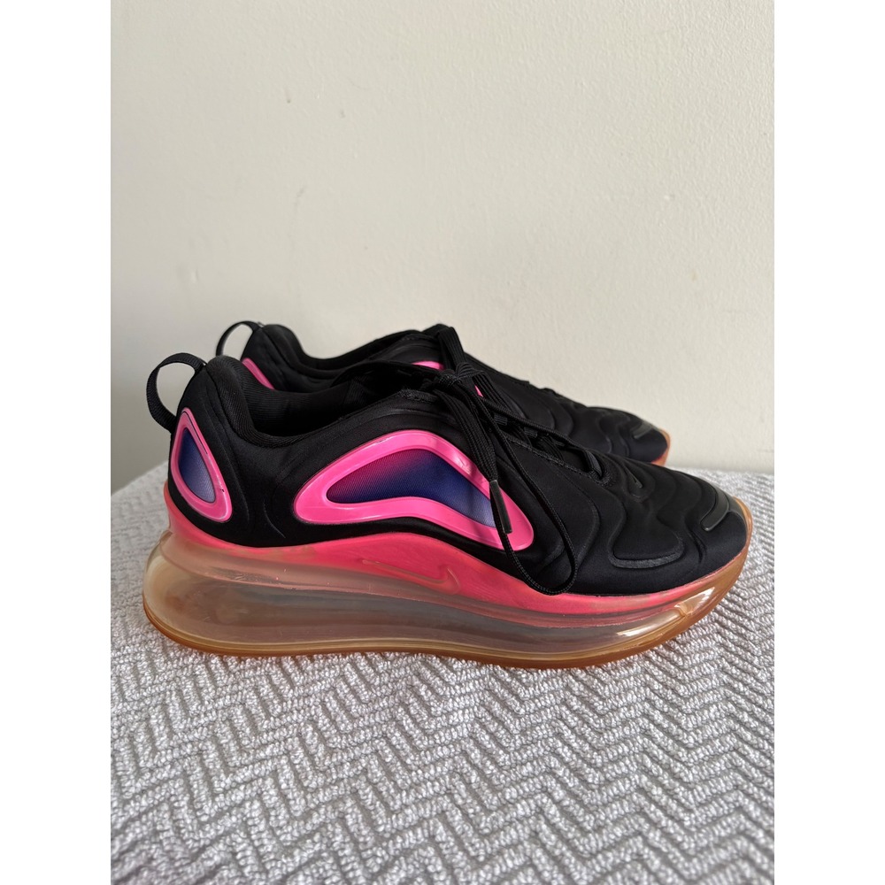 Nike Air Max 720 Black Hyper Pink Fuchsia Blast AR9293-023 Womens Size 7.5